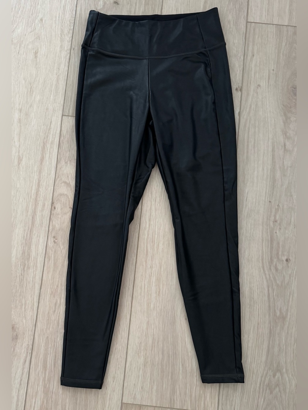 Athleta women’s Small black pleather vegan leather leggings ankle length EUC
